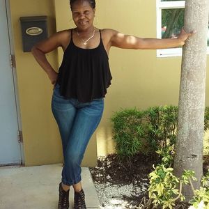 Meet your Posher, Elaine